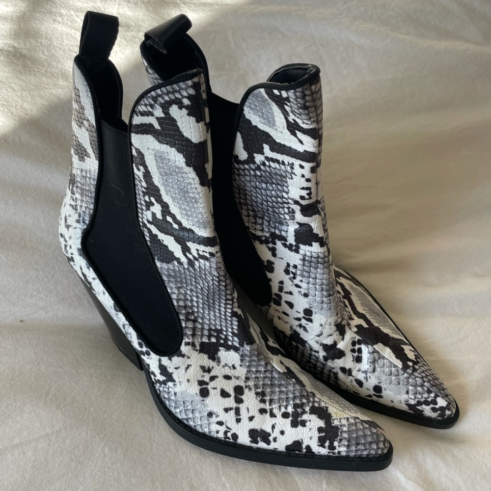 Zara Black And White Snakeskin Cowboy Western Booties Gem